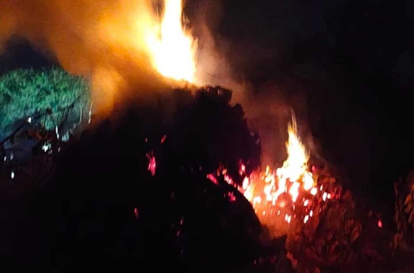  बहराइच में देर रात फिर भड़की हिंसा… उपद्रवियों ने धार्मिक स्थल पर मचाया तांडव, आगजनी का प्रयास