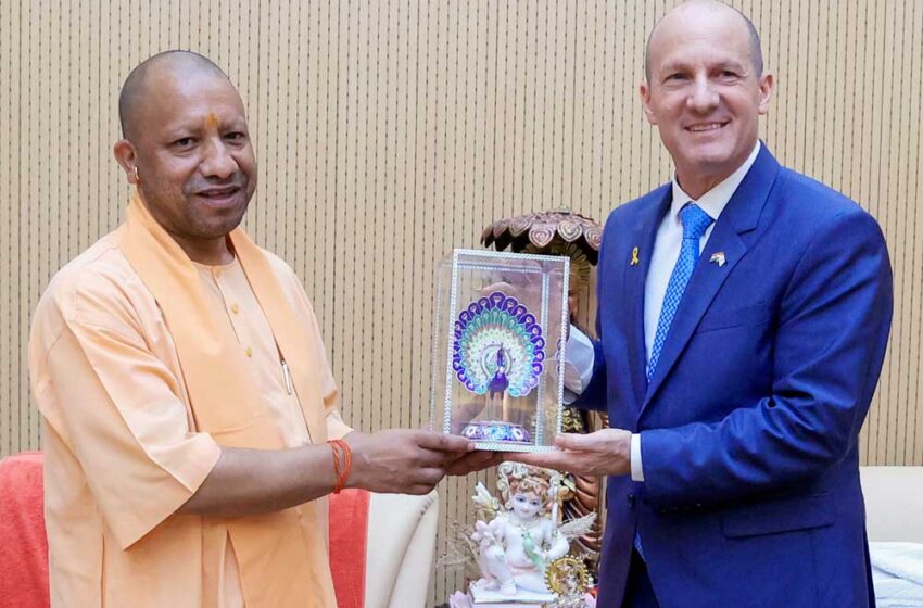  राजदूत रियुवेन आज अयोध्या पहुंचे और राम जन्मभूमि मंदिर में रामलला के दर्शन किए