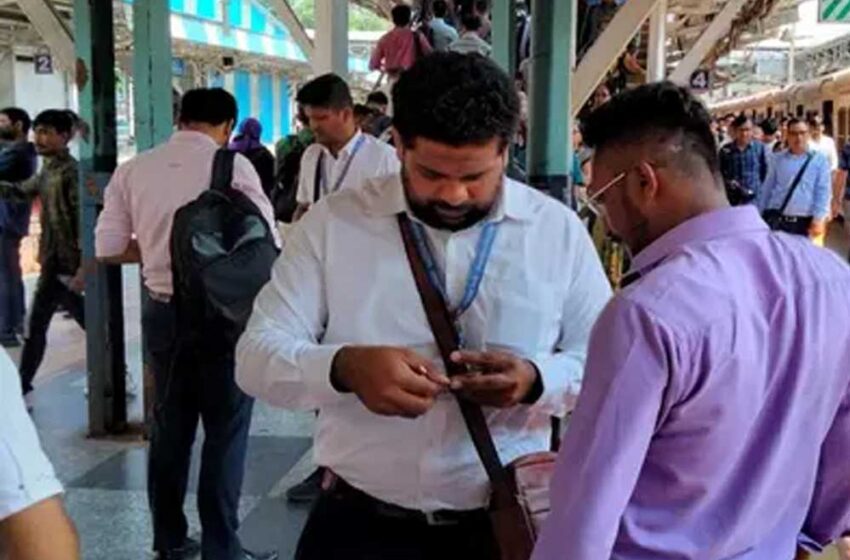  रेलवे ने गाजियाबाद-कानपुर के बीच 400 से ज्यादा पुलिस वाले बिना टिकट यात्रा करते हुए पकड़े गए, किया जुर्माना