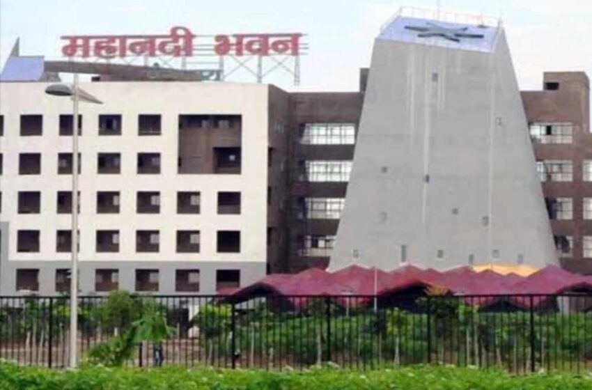  छत्तीसगढ़ में बड़ी प्रशासनिक 7 IAS अफसरों के प्रभार में हुआ फेरबदल, डॉक्टर प्रियंका शुक्ला को स्वास्थ्य विभाग का जिम्मा