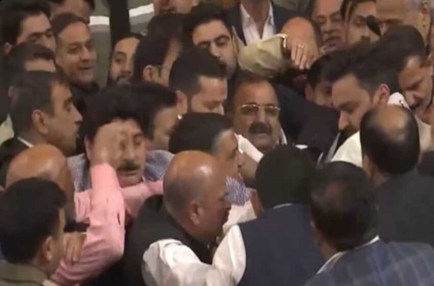  J&K विधानसभा में आज जमकर बवाल, 370 को लेकर पक्ष और विपक्ष के विधायकों में भिड़ंत