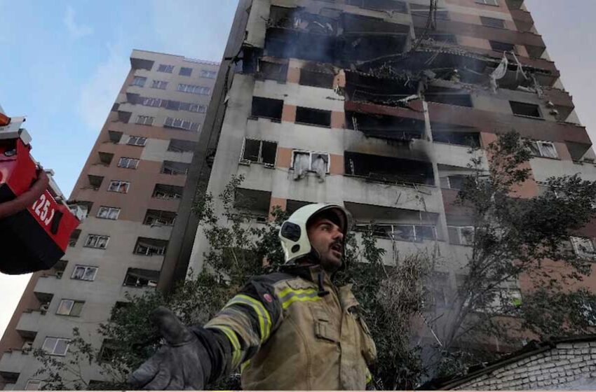  ईरान का पलटवार, 100 से ज्यादा विस्‍फोटक ड्रोन से हमला, बैलिस्टिक मिसाइलें भी तैयार, नई जंग की बिछ गई बिसात!