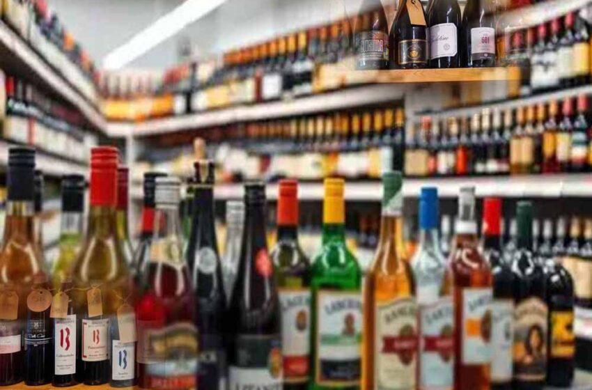  भाजपा नेता के परिजन के फॉर्म हाउस से 12 लाख रुपए की शराब बरामद, सागर में छापेमारी