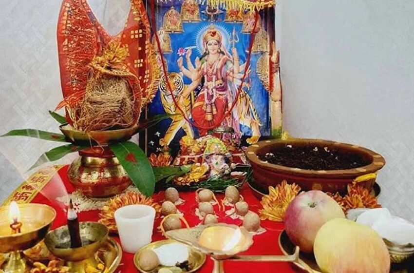  पवित्र नवरात्रि: फूलों, नारियल और दीपक से घर में बढ़ाएं सकारात्मक ऊर्जा