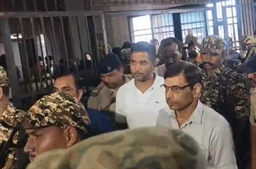  ED का खुलासा: ‘BIG BOSS’ वॉट्सएप ग्रुप के जरिए घोटालों की प्लानिंग, चैतन्य के लिए पप्पू और सौम्या के लिए दीपेंद्र पहुंचाते थे पैसा