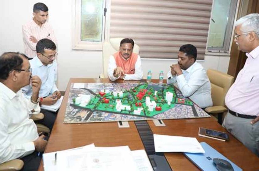  उप मुख्यमंत्री शुक्ल  ने मेडिकल कॉलेज जबलपुर एवं ग्वालियर के उन्नयन की योजनाओं की विस्तृत समीक्षा की