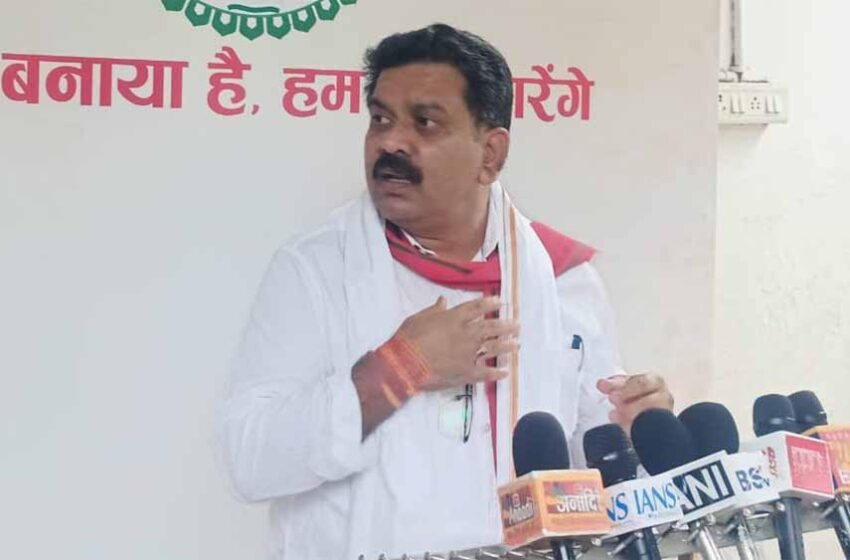  नक्सलवाद को करारा झटका: 21 नक्सली हुए आत्मसमर्पण, विजय शर्मा ने किया स्वागत