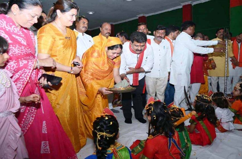 उपमुख्यमंत्री शर्मा ने नवरात्रि पर आस्था का संदेश दिया, कन्या पूजन कर किया शुभकामनाओं