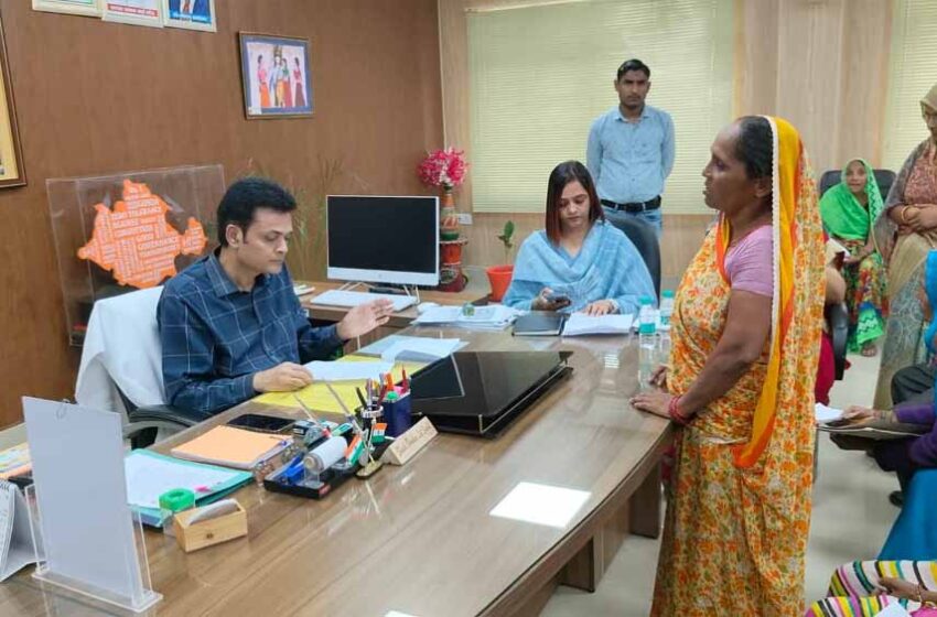  सीएम योगी के मिशन शक्ति 5.0 अभियान के तहत देवीपाटन मंडल में हर सोमवार को विशेष रूप से महिलाओं और बेटियों के लिए आयोजित किया जा रहा कार्यक्रम