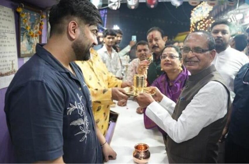  शिवराज मामा का मज़ाकिया अंदाज़, धनतेरस पर बोले – ‘सिक्का महंगा है तो छोटा ही सही!’