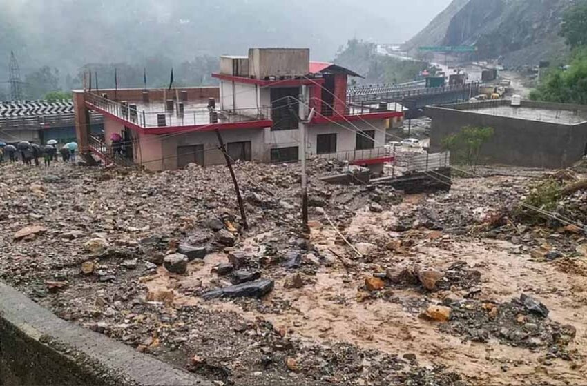  मूसलाधार बारिश से नेपाल में त्रासदी, बाढ़ और भूस्खलन ने मचाई तबाही