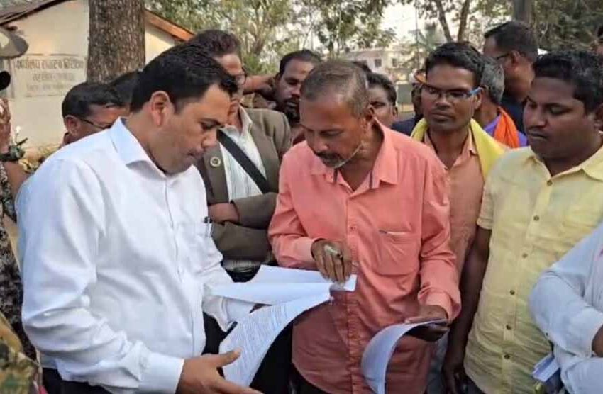  धान खरीदी केंद्र विवाद: किसानों ने निकली रैली, तहसीलदार को सौंपा ज्ञापन, उग्र आंदोलन की दी चेतावनी