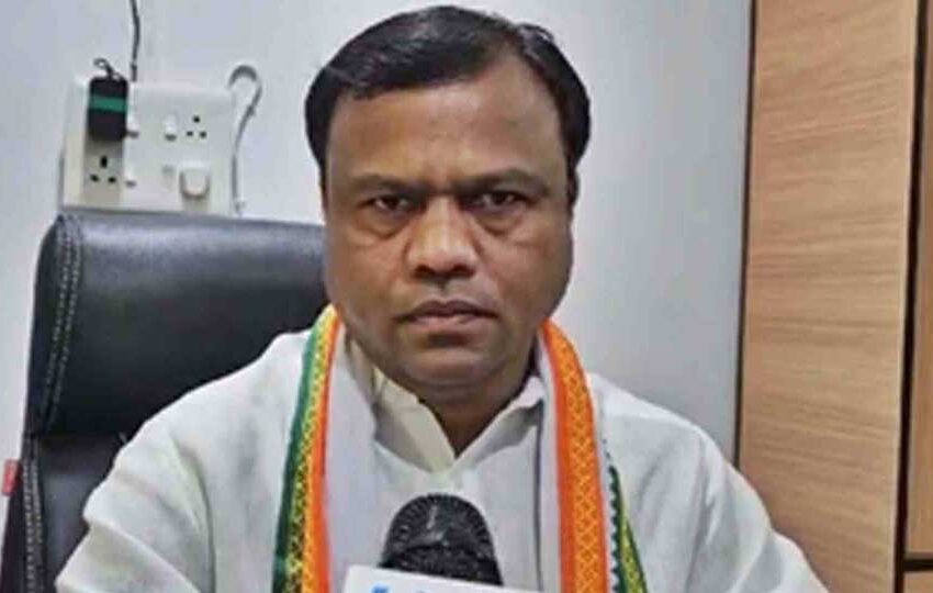  दीपक बैज बोले, कांग्रेस लोकतांत्रिक धरनों पर हुई कार्रवाई के खिलाफ