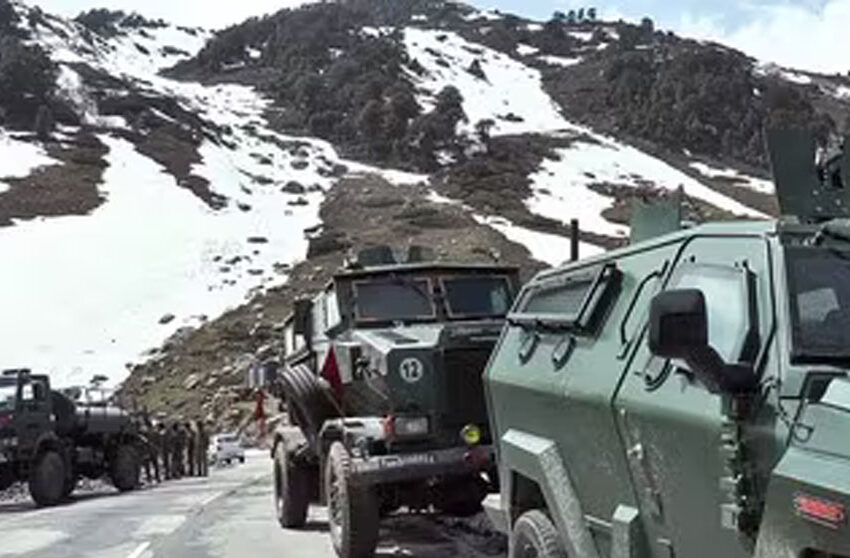  J-K में सेना की गाड़ी 200 फुट गहरी खाई में गिरी,  10 जवानों की मौत