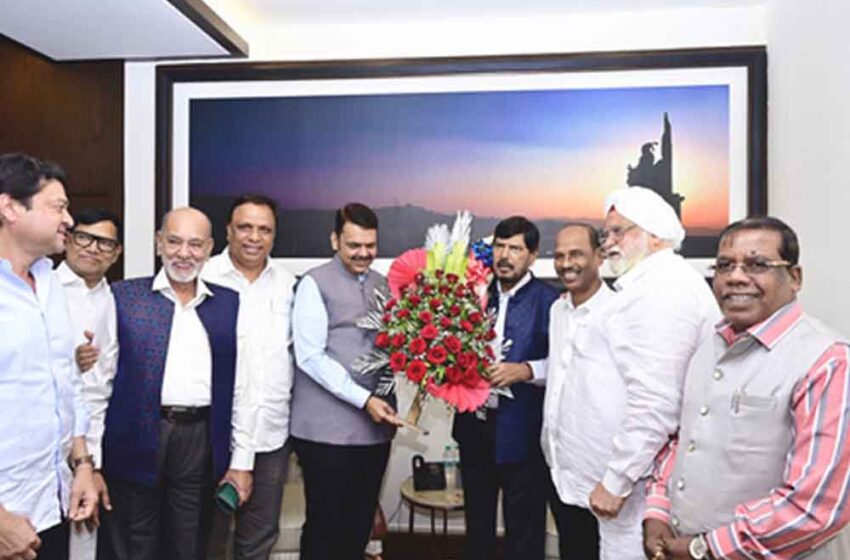  महाराष्ट्र राजनीति में हलचल: बीएमसी चुनाव रिजल्ट से पहले फडणवीस–आठवले मुलाकात